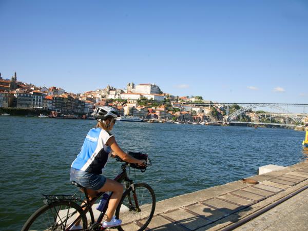 Radlerin in Porto